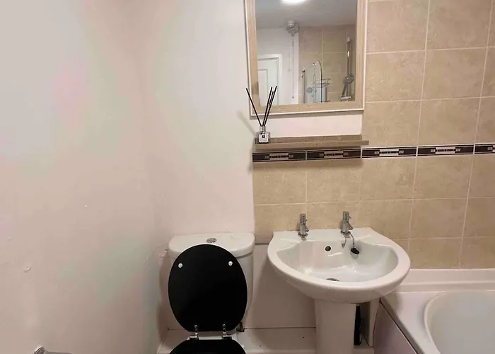 A Cozy One Bedroom Flat For Two Guests كارلايل